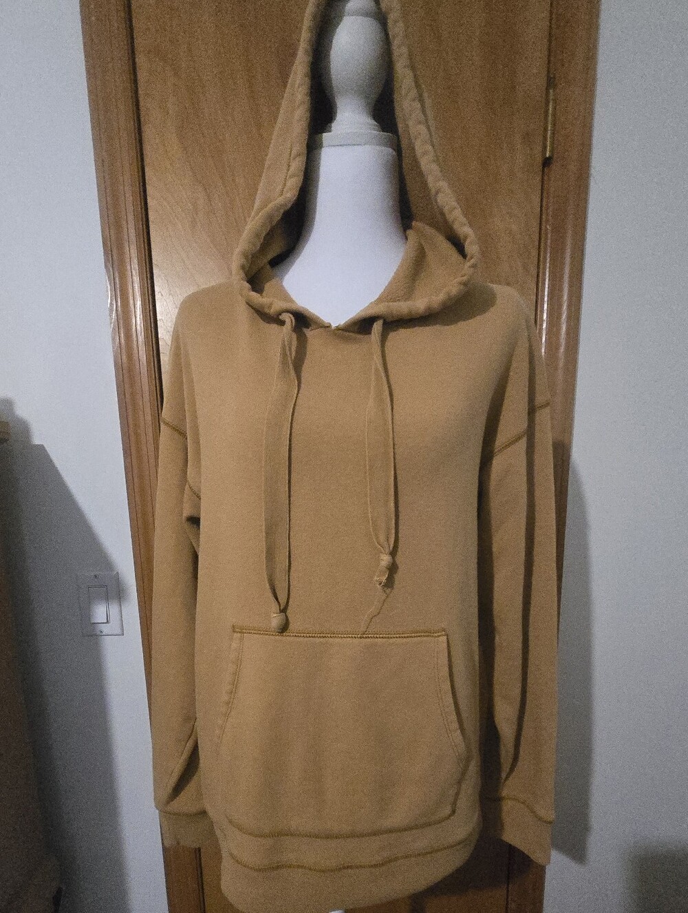 American Eagle Outfitters Women's Hooded Pullover Sweater in Camel/Tan Size S